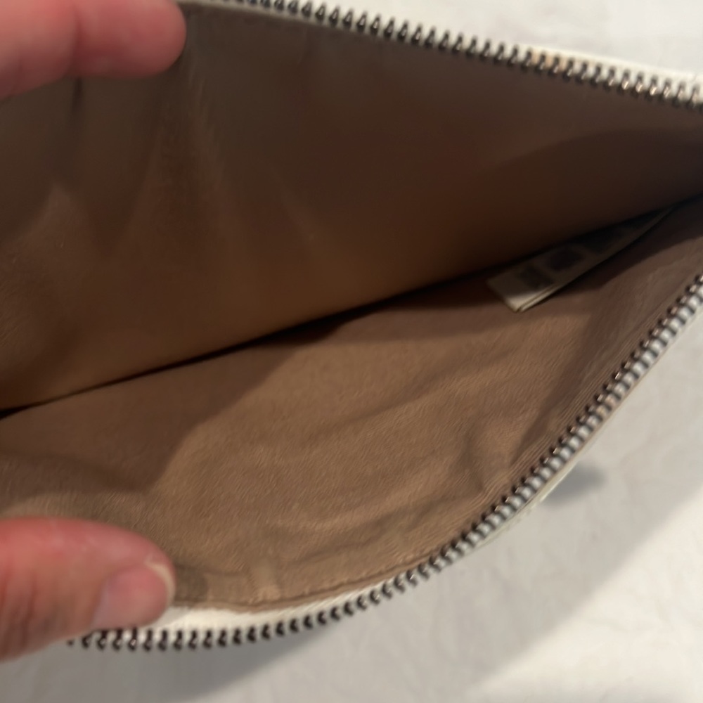 Burberry purse - Picture 8 of 12